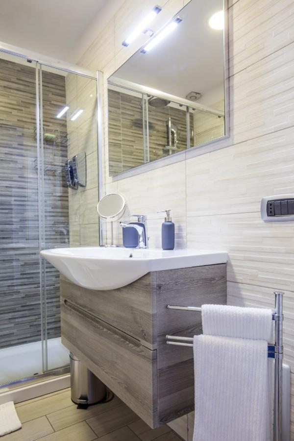 Parthenope Suite Rooms Napoli Bagian luar foto