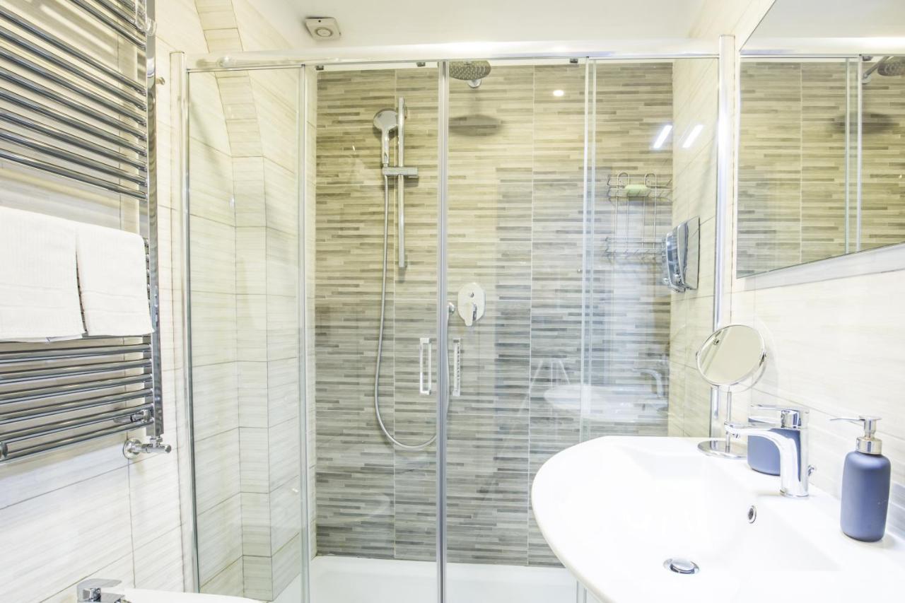 Parthenope Suite Rooms Napoli Bagian luar foto