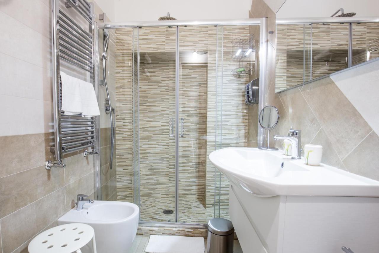 Parthenope Suite Rooms Napoli Bagian luar foto