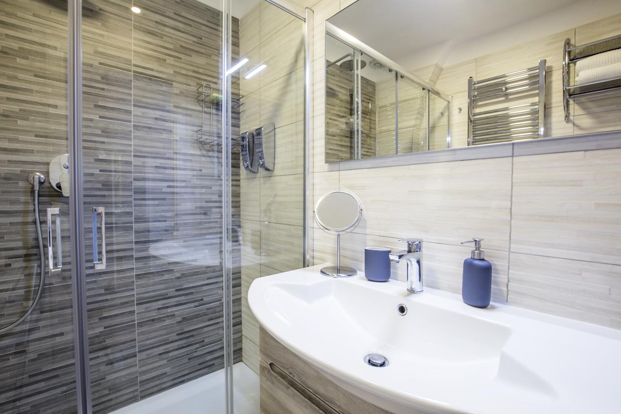 Parthenope Suite Rooms Napoli Bagian luar foto